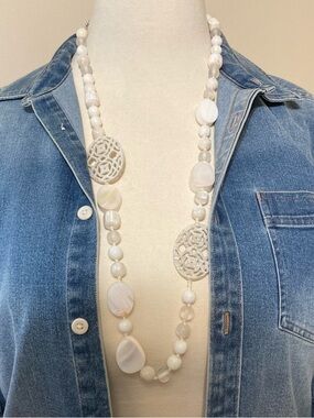 CHICOS MOTHER OF PEARL CUT OUT STATION NECKLACE